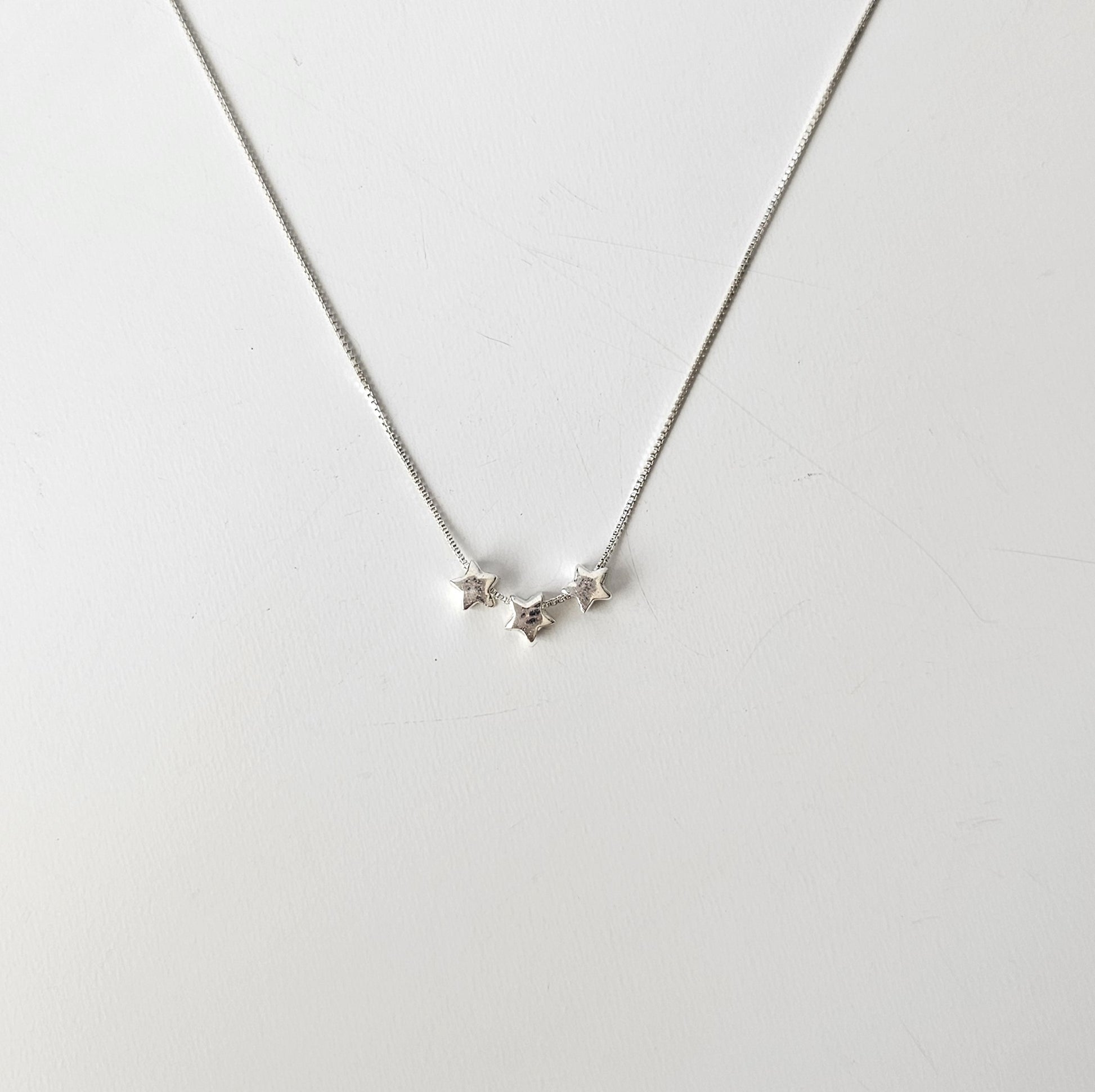 Collar Trío de Estrellas - La Casa 32