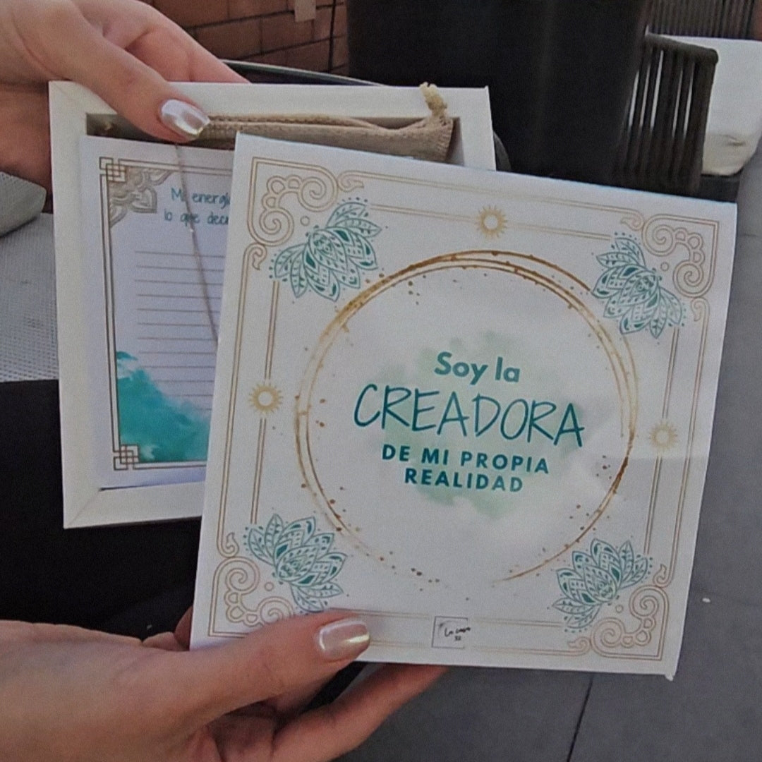 Caja "Soy la Creadora de mi propia Realidad"